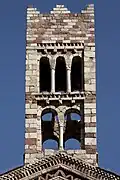 Glockenturm über der Westfassade
