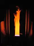 Lachgasflamme bei hoher Salzfracht