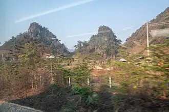 Blick aus dem Fenster zwischen Luang Prabang und Vang Vieng