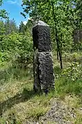 Rest einer kursächsischen Ganzmeilensäule von 1722 an der B&nbsp;98