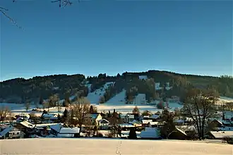 Der Laubenberg, davor Grünenbach