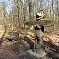 Skulptur am Südzipfel des Löwe-Pfads