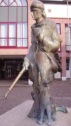 Lederstrumpfbrunnen Edenkoben, Detail 'Lederstrumpf'