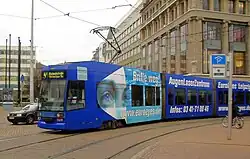 NGT8 mit Vollwerbung am Augustusplatz (2005)