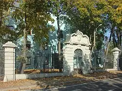 Portal Richard-Lehmann-Straße 19 mit Polizeirevier (2010)