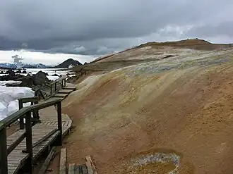 Im Hintergrund der Gipfel
