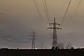 Bereits erfolgte Umbeseilung der oberen Traversen auf einen 380-kV-Stromkreis bei Aldingen