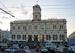 Der Leningrader Bahnhof in Moskau