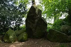 Les Roches du Diable der stehende und der liegende Menhir