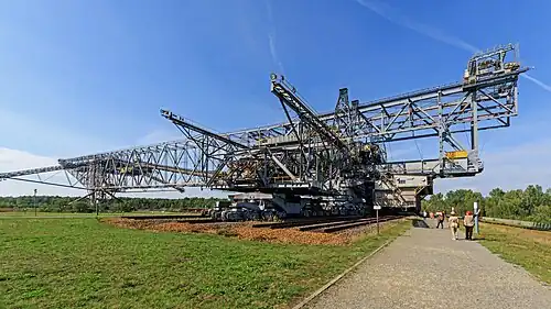 Südansicht der Abraumförderbrücke F60 (2015)