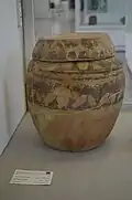 Gefäß mit Deckel von Schahdad. Iranisches Nationalmuseum in Teheran, Inventarnummer 9215