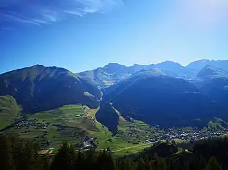 Pointe de Boveire rechts der Mitte (ganz rechts Petit Combin, darunter Mur d’Hannibal und Pointe de Toules)