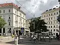Bauernfeldplatz und Südende des Ari-Rath-Platzes