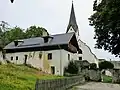 Mesnerhaus und Kirche