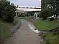 U-Bahn-Linie U6 quert die Liesing nahe Alterlaa