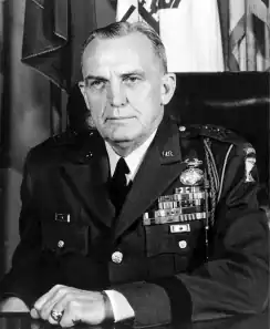 Oberst Robert F. Sink