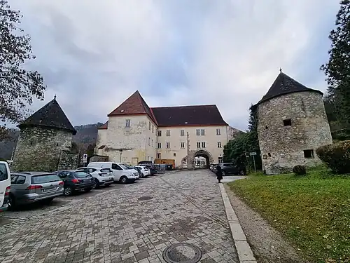 Zwei Portentürme aus dem 16. Jahrhundert