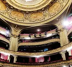 Ränge im Opernsaal