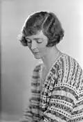 Frau Esmond Lillies