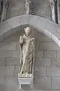 Statue eines Bischofs