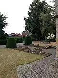 Ehem. Standort der Kapelle zwischen den Linden