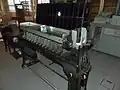 Lochkartensortierer IBM 080 mit Lochkartenablageregal Hollerith (um 1925)