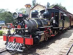 Die beliebte „Maria-Fumaça“. Lokomotive 42 im Bahnhof von Tiradentes.