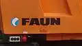 Firmenlogo an einem Absammelfahrzeug (hier Typ VARIOPRESS)