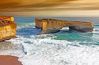 London Arch (2020)