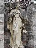Eine der Heiligenfiguren (Teresa von Ávila)