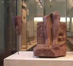 Fragment einer Radjedef-Sitzstatue