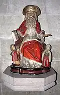 Jakobusstatue neben der Eingangstür (um 1500, vielleicht aus Lindenholzhausen)
