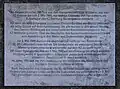 Gedenktafel für die Opfer des KZ Wöbbelin am Bassin