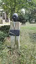 Grab seiner Mutter Erna Heß auf dem Luisenstädtischen Friedhof Berlin[2]