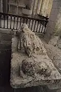 Grabplatte mit Liegefigur