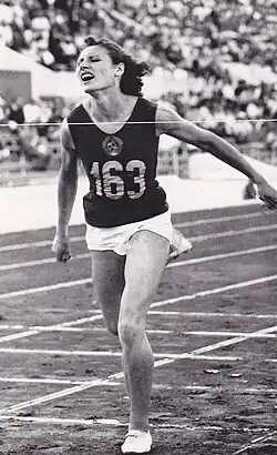 Die Europarekordlerin Ljudmila&nbsp;Lysenko – Olympiasiegerin von 1960 (damals unter ihrem Namen Ljudmila Schewzowa) – schied als Dritte des zweiten Vorlaufs&nbsp;aus