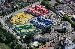 Die Studentenwohnanlage Boeselagerstraße („Boeselburg“) liegt am Nordrand von Mecklenbeck, am Übergang zur Aaseestadt (Luftbild, 2014)