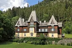 Jagdschloss (denkmalgeschützt)