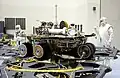 Mars Exploration Rover der NASA mit sauber gebundenen Kabelbäumen