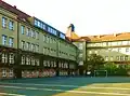 Der Schulhof im Oktober 2013 von Südwesten fotografiert