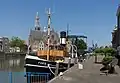 Schlepper (de Furie) und Kirche