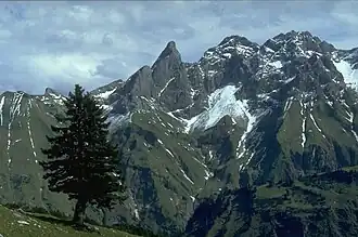 Wildengundkopf (die Erhebung ganz links am Bildrand) vom Taufersberg