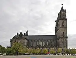 Magdeburger Dom, durch einen dort begrabenen Kaiser begründet