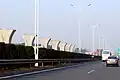 Die Strecke im Bau entlang der Flughafen-autobahn (2015)