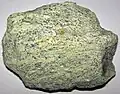 Magnetitreicher Serpentinit. Montana, USA. Größe: 5,9&nbsp;cm.