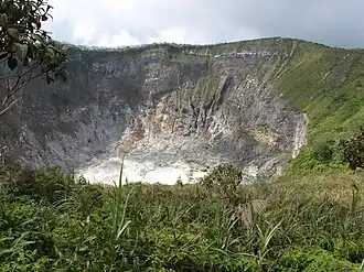 Vulkan Mahawu auf Sulawesi