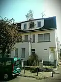 Mit Maiherz geschmückte Birke in Bonn-Beuel