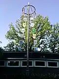 Maibaum vorm Bürgerhaus