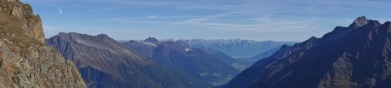 Panorama in nordöstliche Richtung (Stubaital, Karwendelgebirge)
