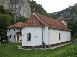 Вратна
